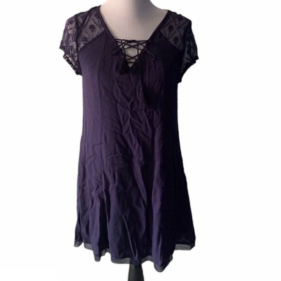 Francesca's Blue Rain VNeck Lace Mini Dress size S - Picture 1 of 6